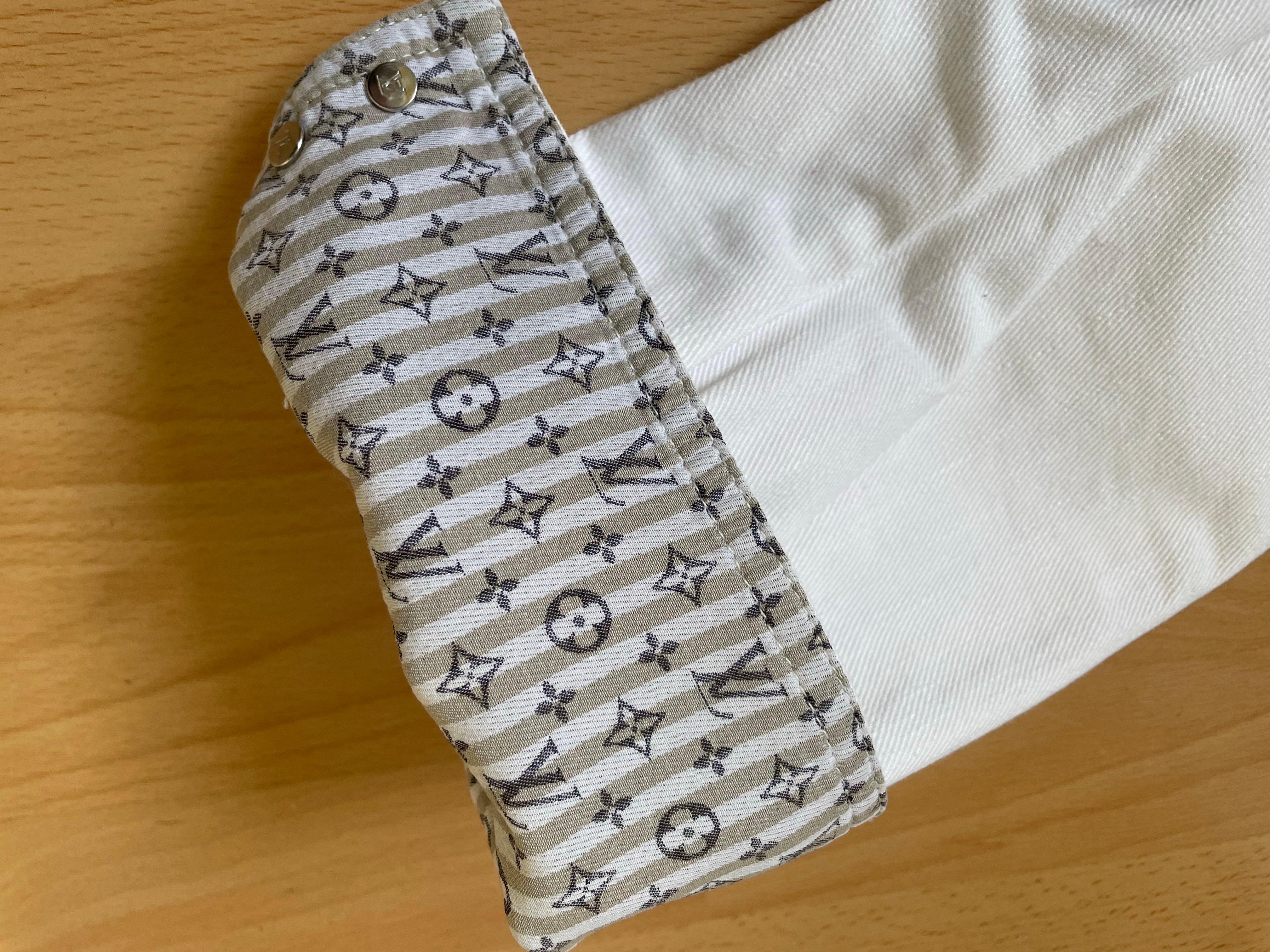 Grigio LOUIS VUITTON. Giacca in denim con logo LV e Monogram in vendita