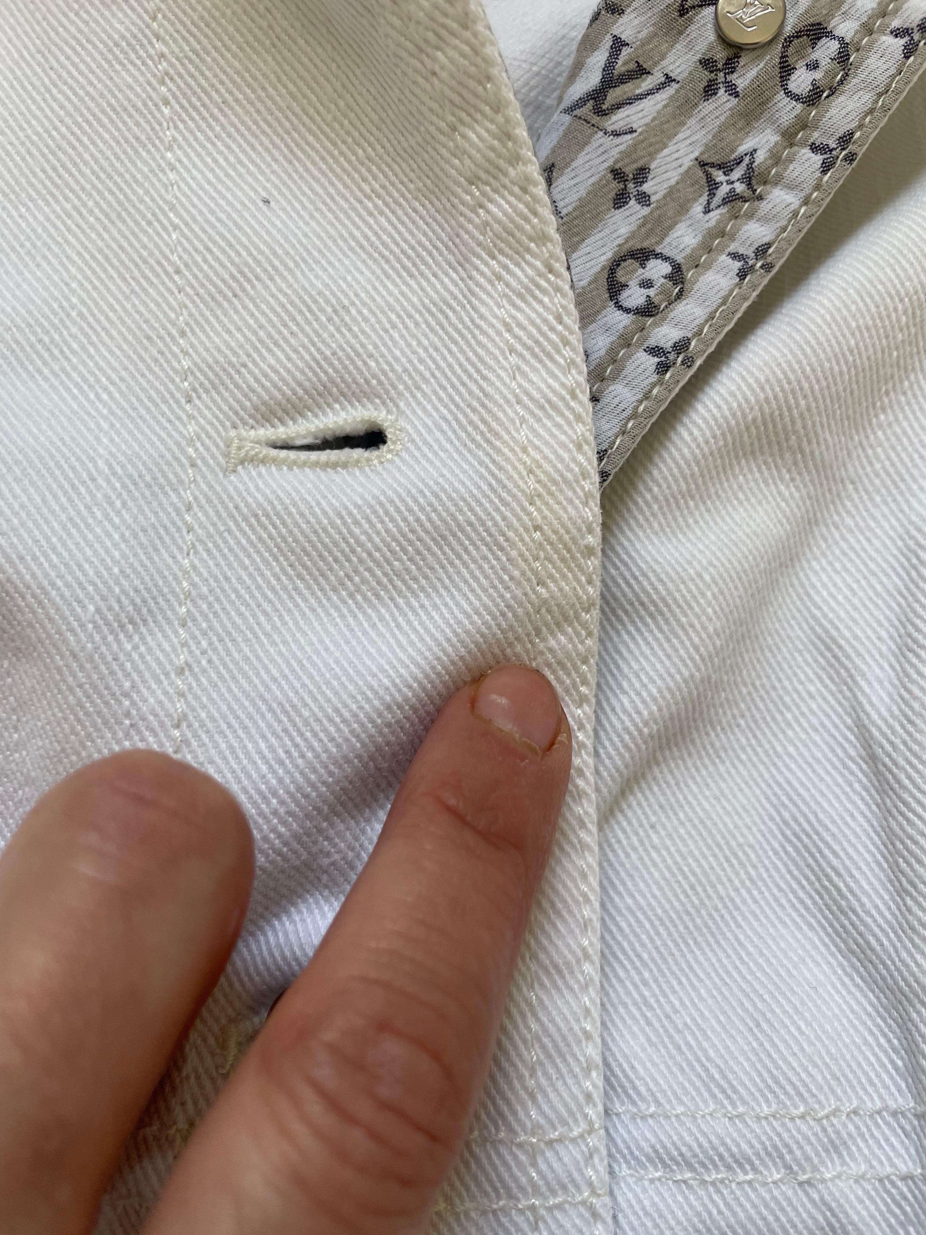 Donna LOUIS VUITTON. Giacca in denim con logo LV e Monogram in vendita