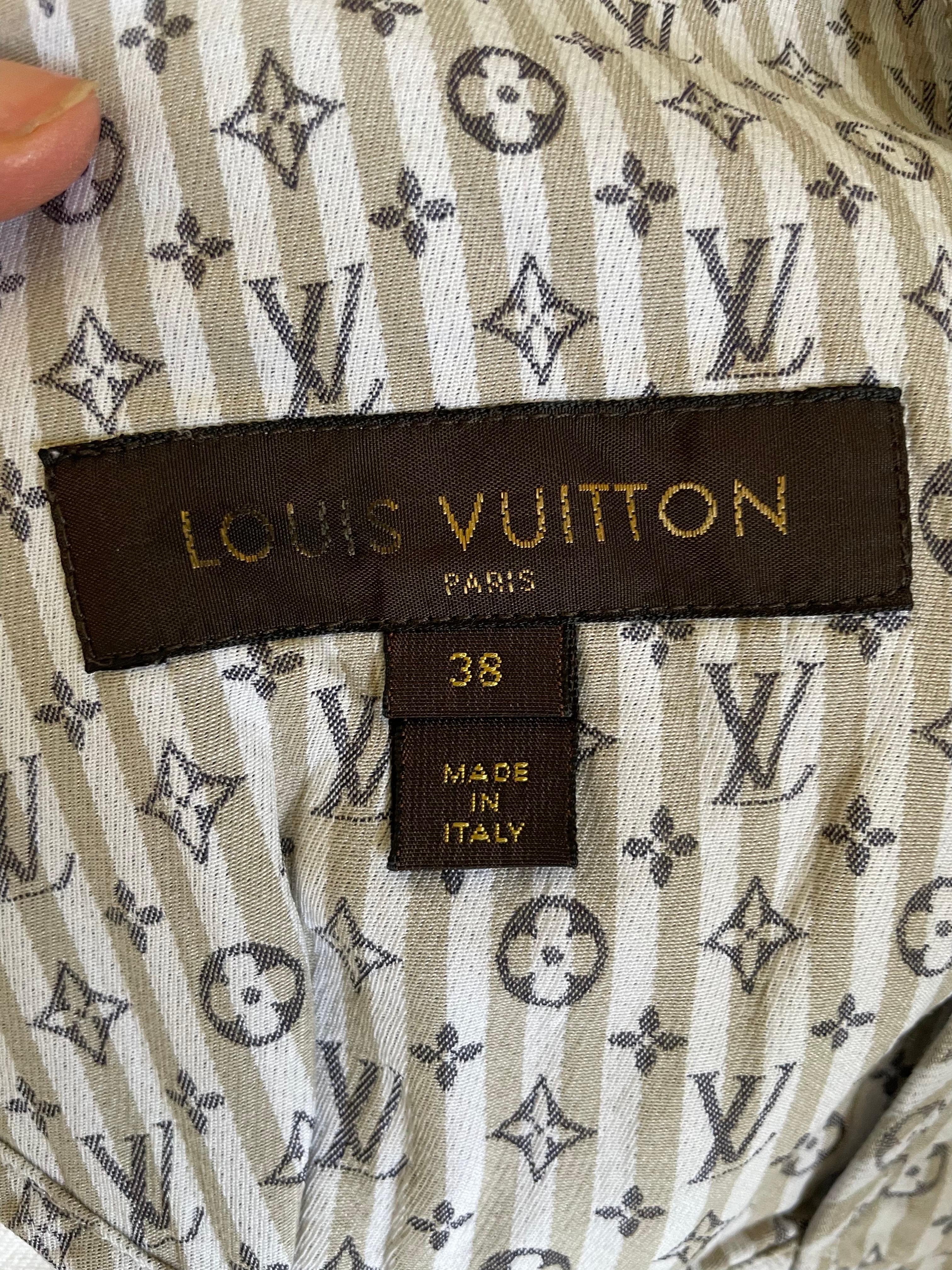 LOUIS VUITTON. Giacca in denim con logo LV e Monogram in vendita 3
