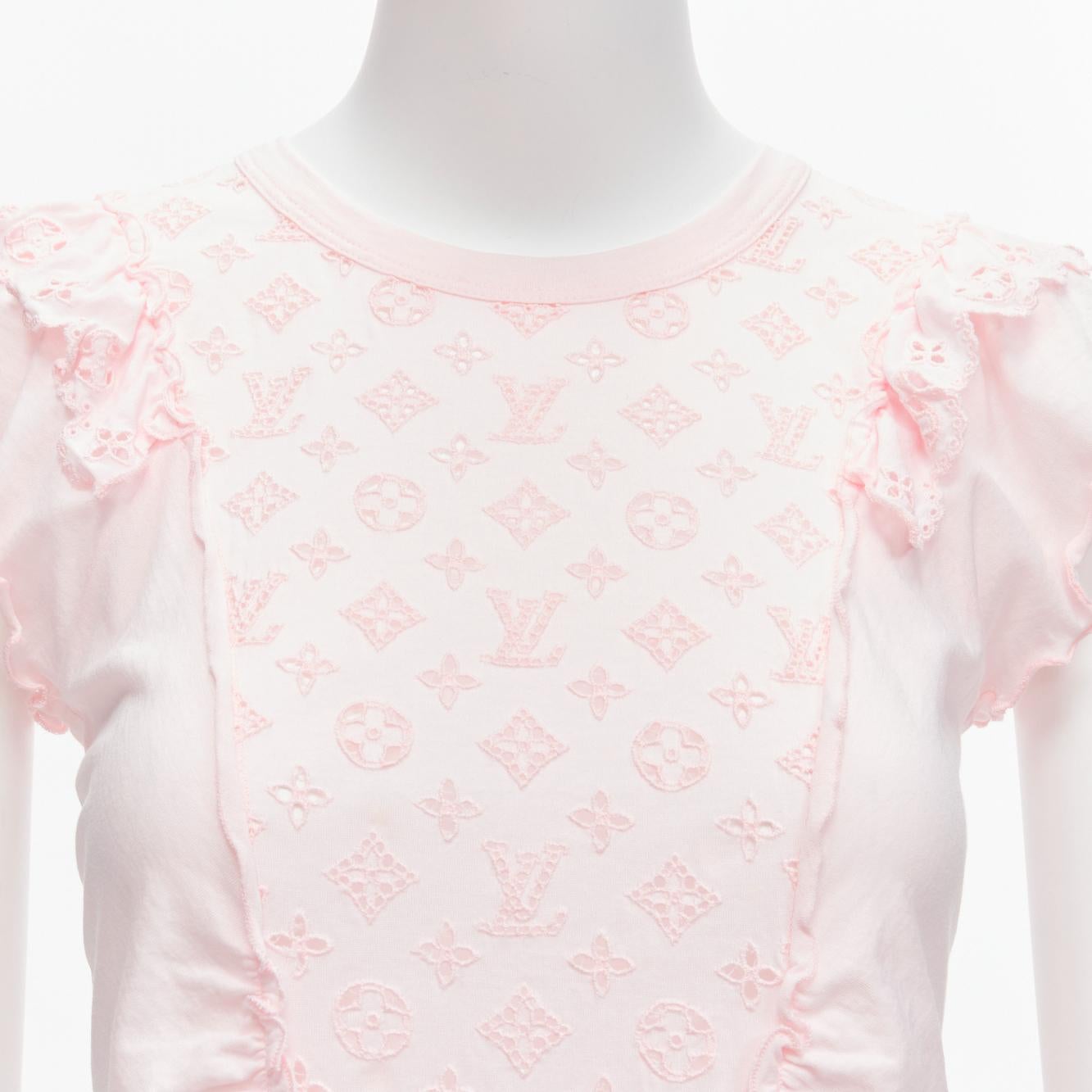LOUIS VUITTON pink LV logo monogram eyelet lace panel ruffle cape sleeves tshirt top M
Reference: TGAS/D00312
Brand: Louis Vuitton
Material: Cotton
Color: Pink
Pattern: Monogram
Closure: Pullover
Extra Details: Gathers at waist creates interesting