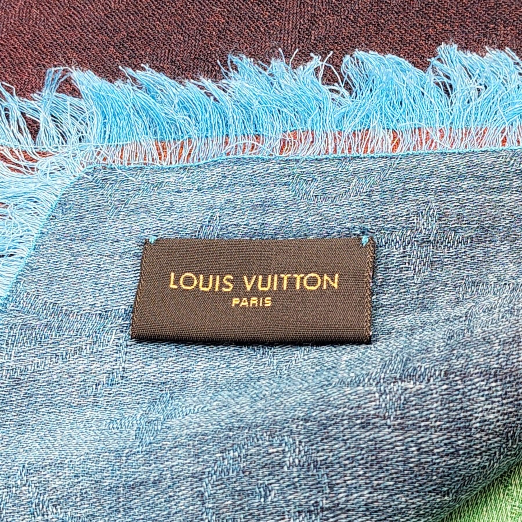 Louis Vuitton LV Logo Silk/Wool/Cashmere Oversized Scarf Multicolor In Excellent Condition For Sale In Los Angeles, CA