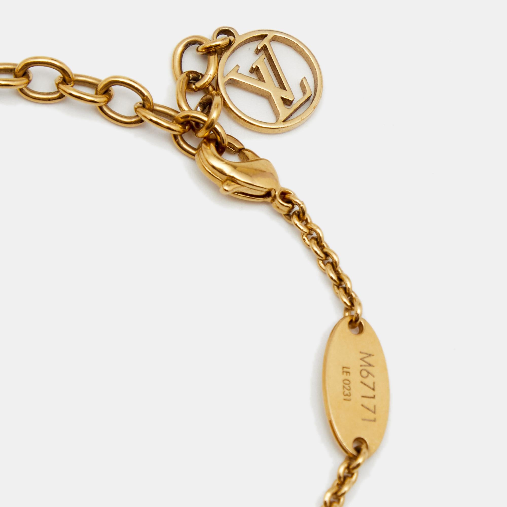 Louis Vuitton LV & Me Letter N Gold Tone Bracelet In Good Condition In Dubai, Al Qouz 2