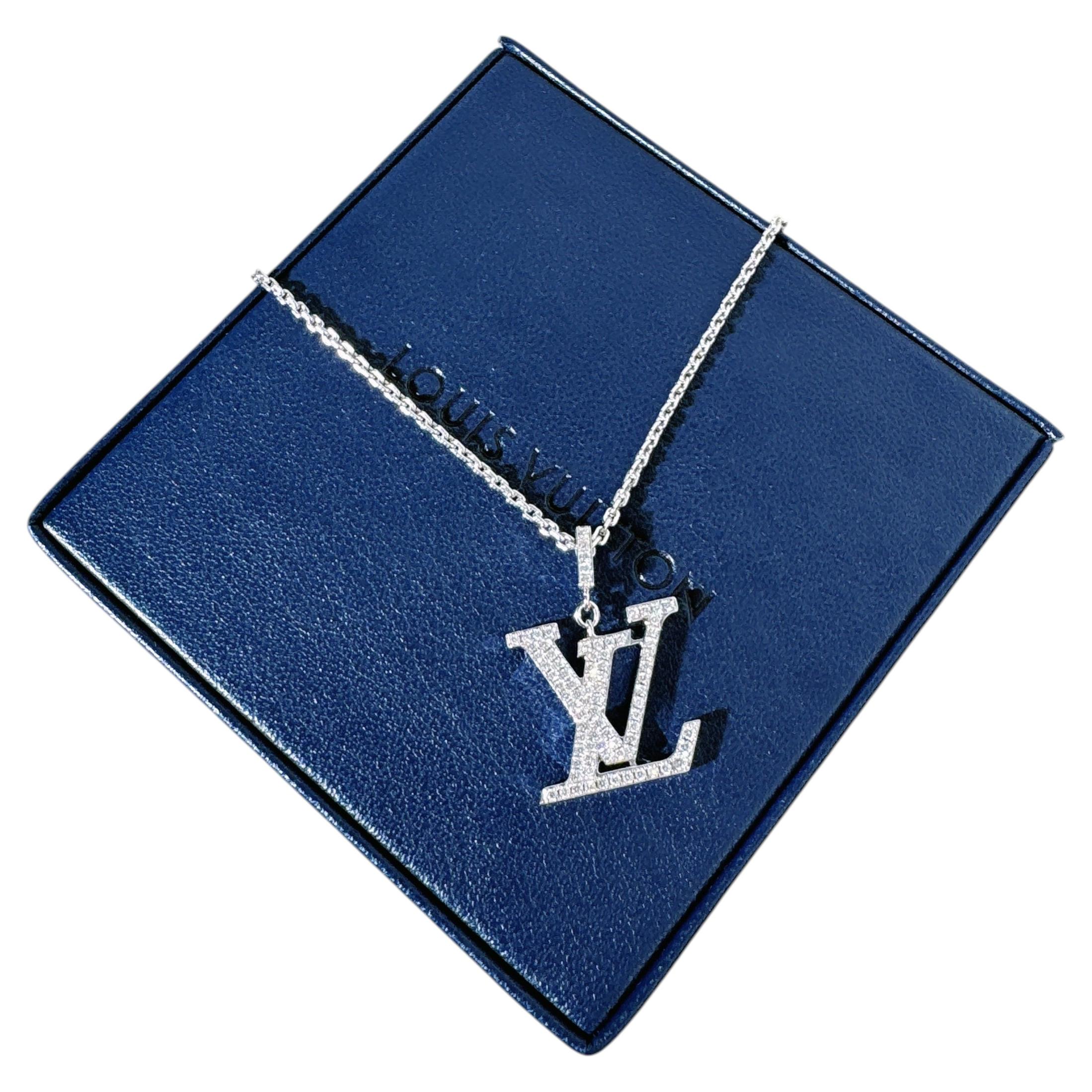 Louis Vuitton LV Medium Pendant Necklace 18K White Gold & Pavé Diamond Q93670