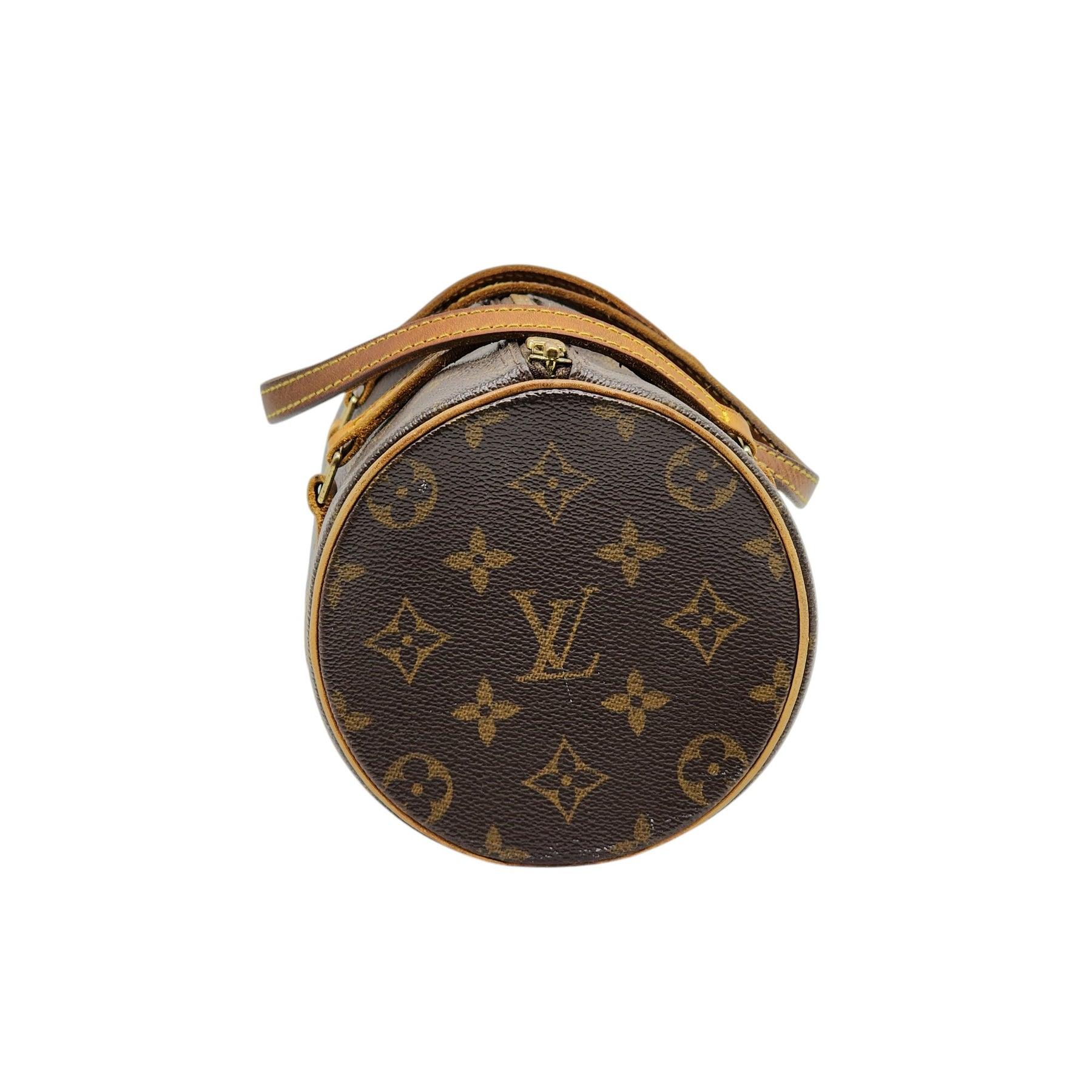 Louis Vuitton LV Monogram Papillon 26 Shoulder Bag - Coated Canvas - Brown In Good Condition For Sale In Los Angeles, CA