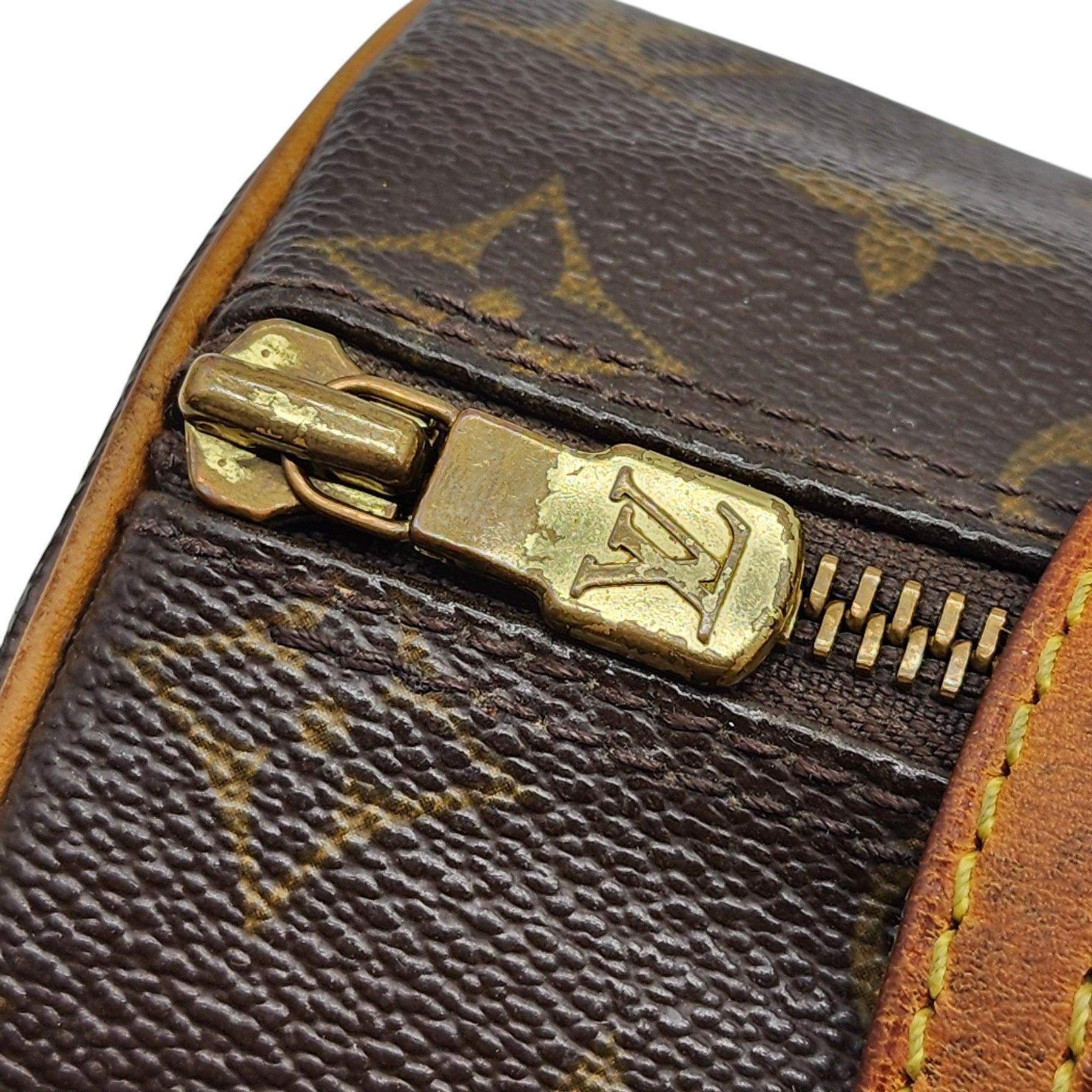 Louis Vuitton LV Monogram Papillon 26 Shoulder Bag - Coated Canvas - Brown For Sale 1