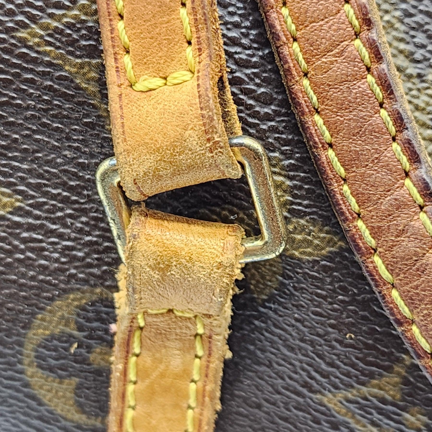 Louis Vuitton LV Monogram Papillon 26 Shoulder Bag - Coated Canvas - Brown For Sale 2