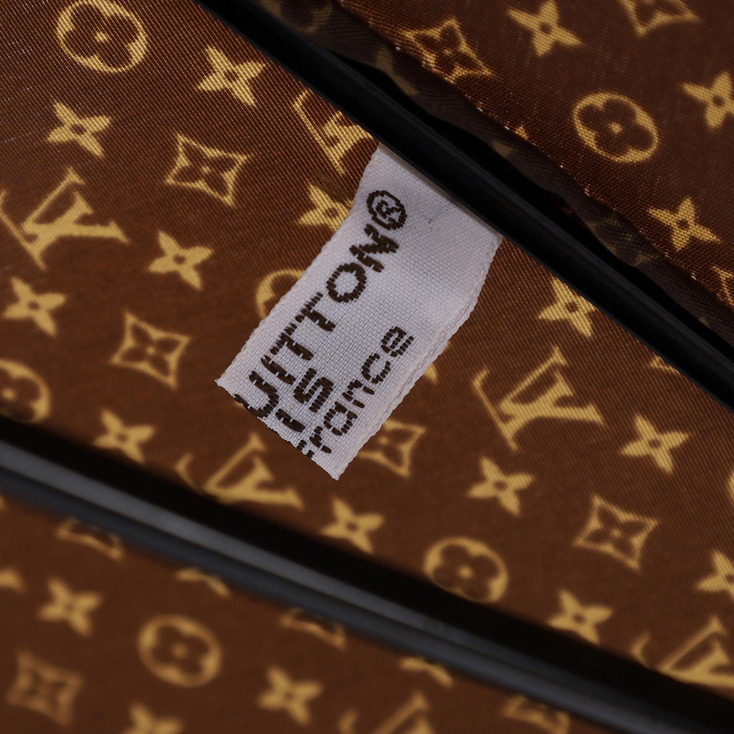 LOUIS VUITTON Parapluie en soie Monogram LV Marron en vente 3