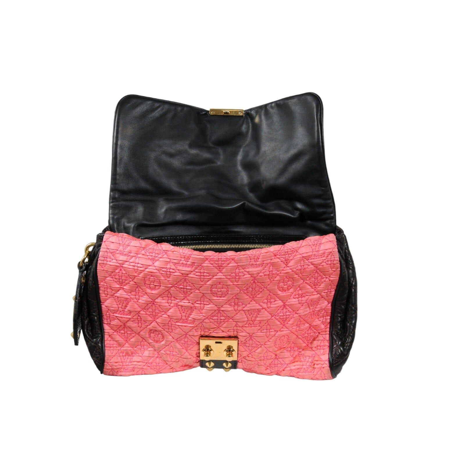 Louis Vuitton Monogram Rosa Deriva Pouch Raso Trapuntato Coquette Pochette in vendita 11