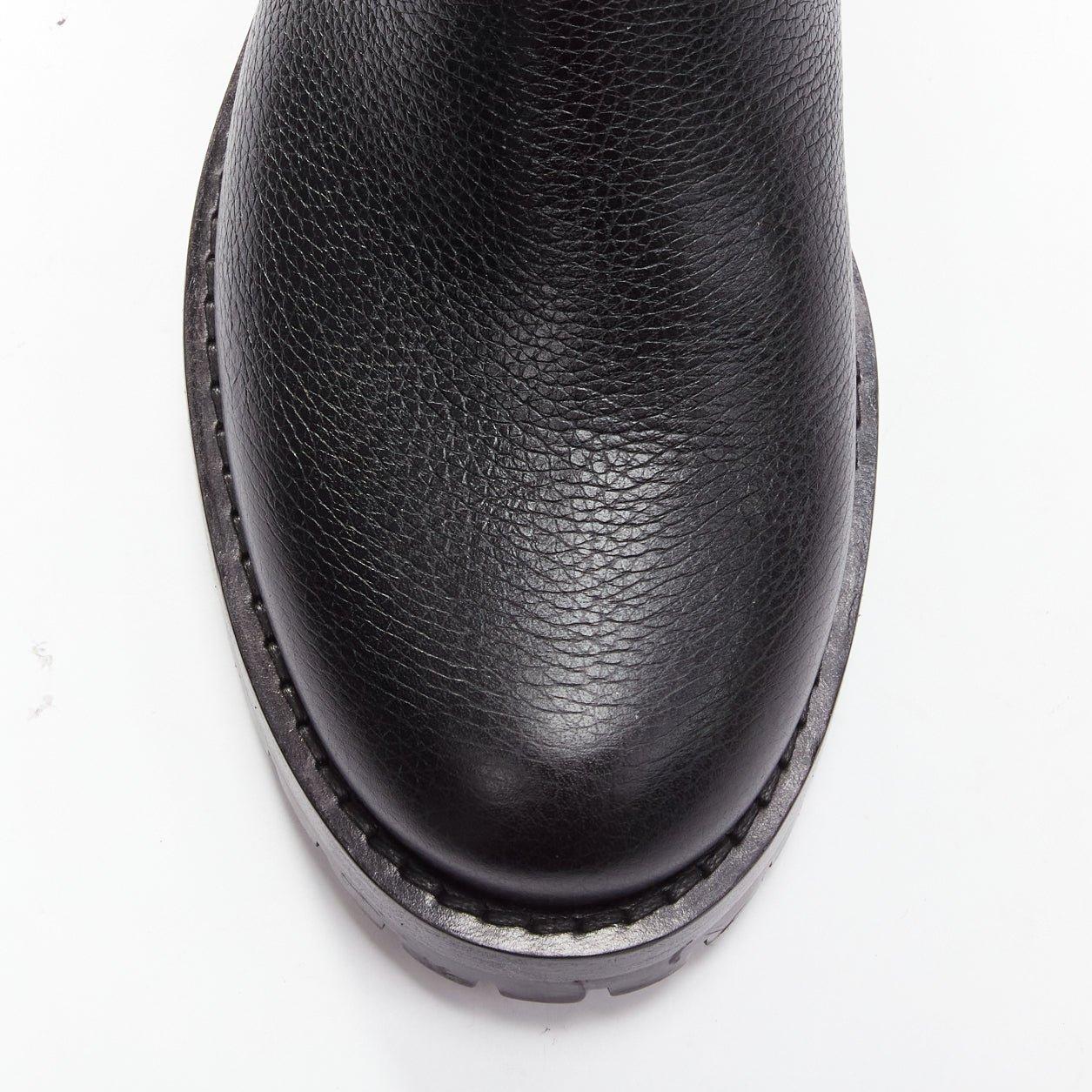 LOUIS VUITTON - Monogramme LV - Bottines motardes EU37 en vente 1