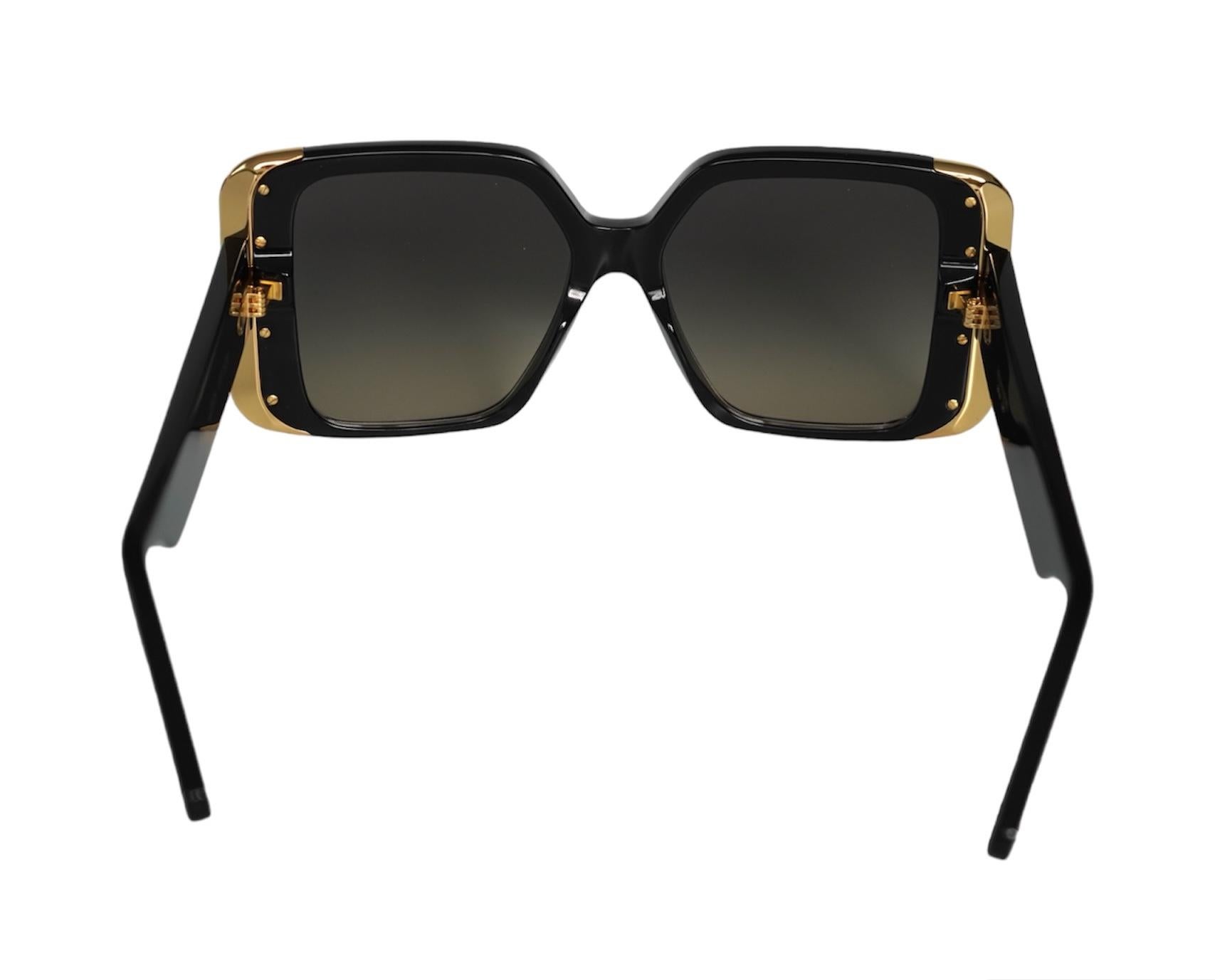 Louis Vuitton LV Moon Square Black & Gold Sunglasses In Excellent Condition In Beverly Hills, CA
