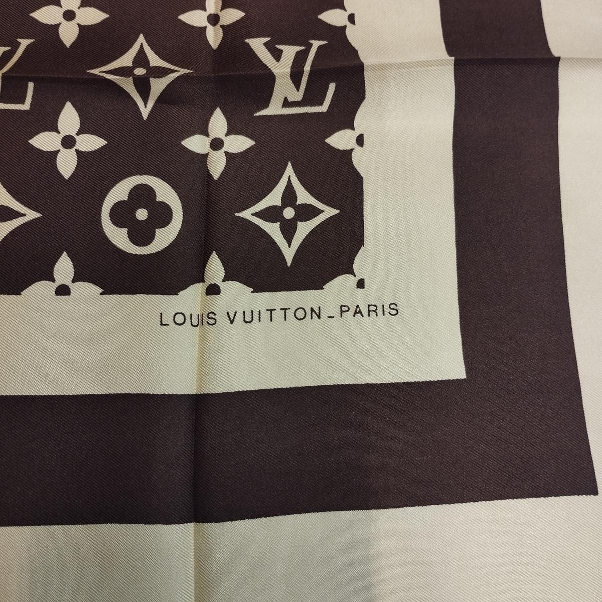 Women's Louis Vuitton LV SIlk Scarf For Sale