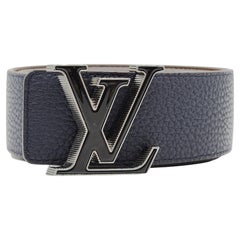 Cinturón reversible LV Tilt de Louis Vuitton