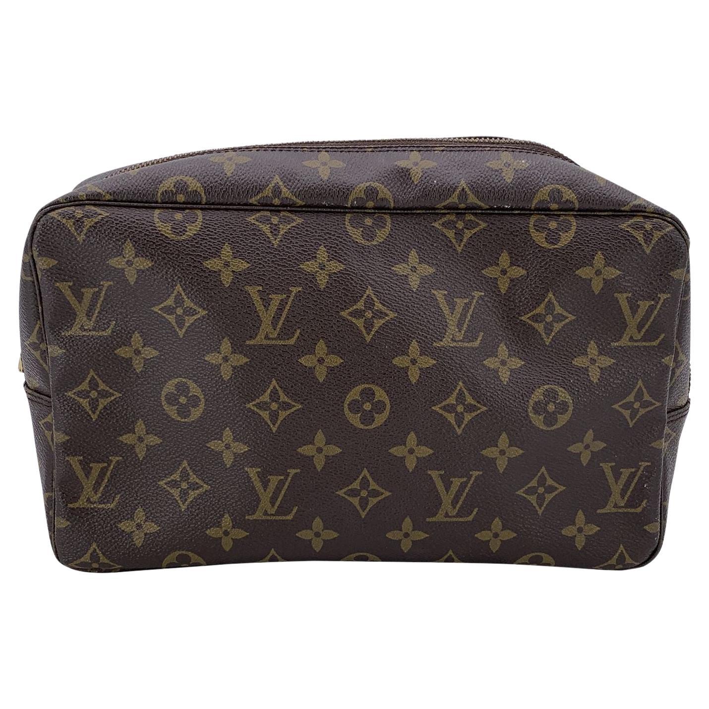 Louis Vuitton LV Vintage Monogram Trousse de Toilette 28 Cosmetic Bag For Sale