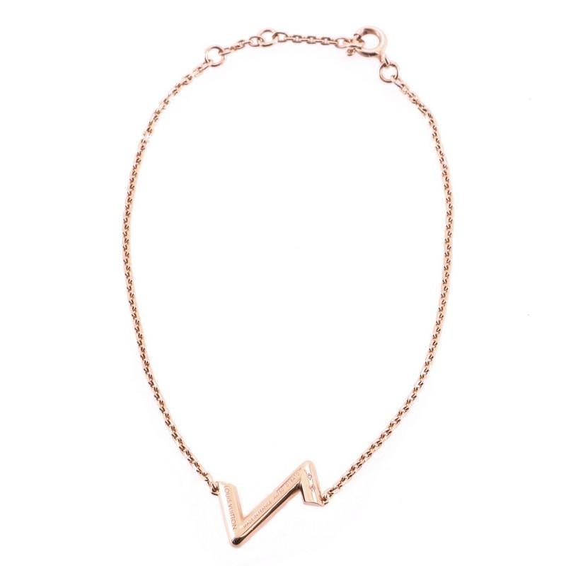 Condition: Excellent. Shows minor wear throughout
Accessories: No Accessories
Measurements: Circumference: 8