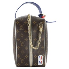 Louis Vuitton LV x NBA Cloakroom Dopp Kit mit Monogramm aus Segeltuch