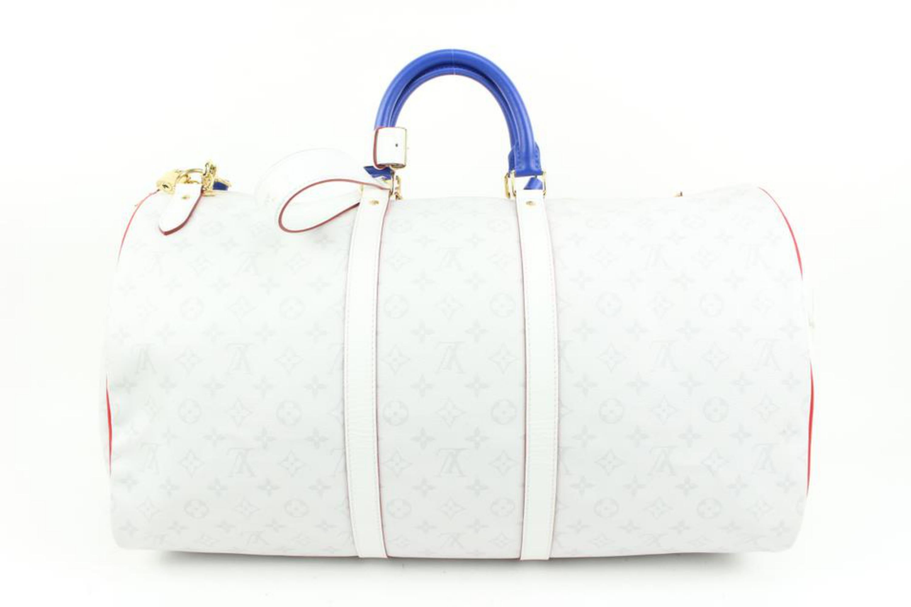 Louis Vuitton LV x NBA Monogram Antarctica Keepall Bandouliere 55 Duffle 92lk425 In Good Condition For Sale In Dix hills, NY