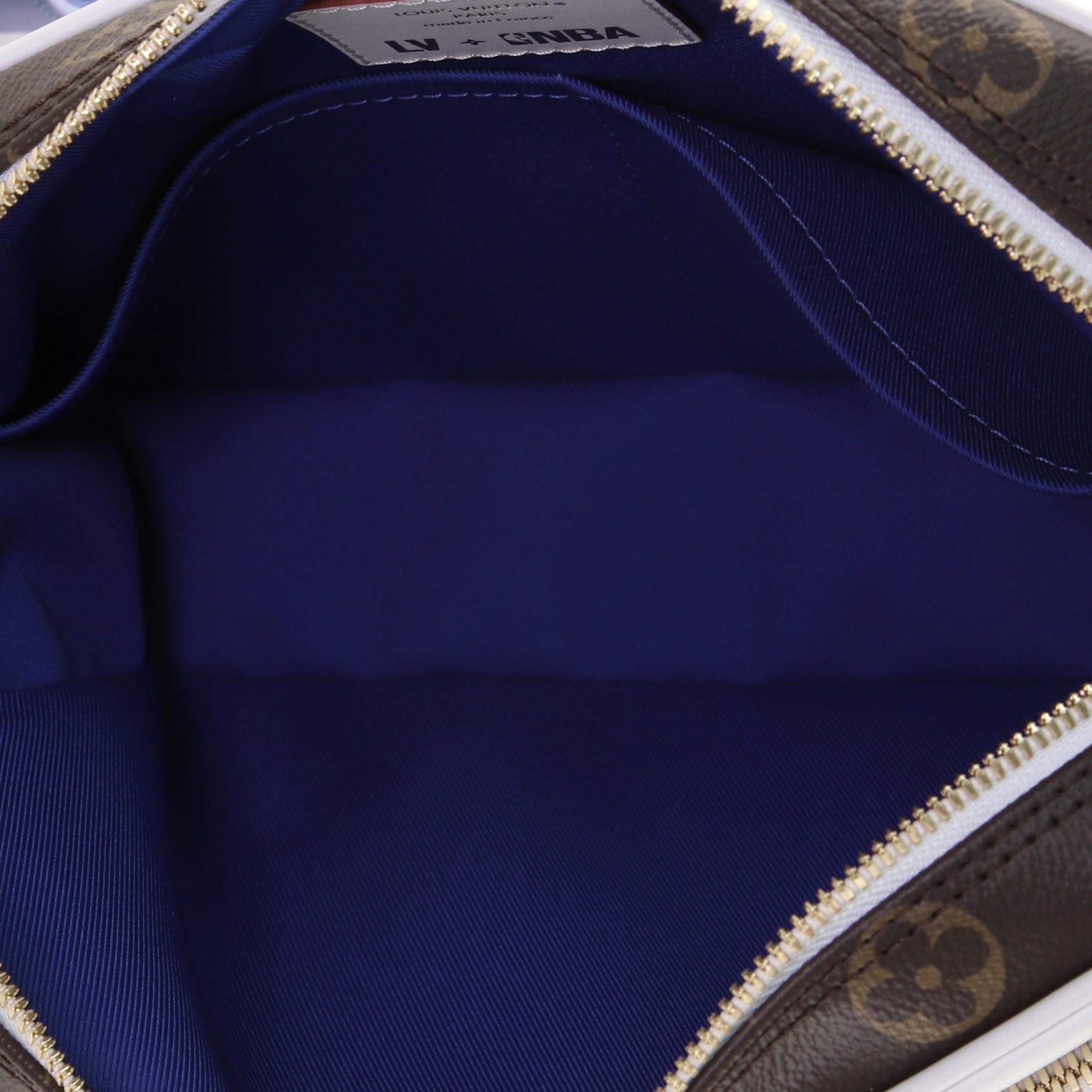 Noir Sac messager Louis Vuitton LV x NBA Nil en toile monogrammée