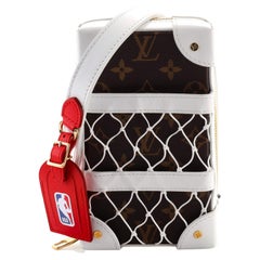 Soft Trunk Phone Box von Louis Vuitton LV x NBA aus Segeltuch mit Monogramm