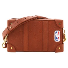 Louis Vuitton LV x NBA Soft Trunk Tragetasche aus Leder mit Monogramm und geprägtem Leder