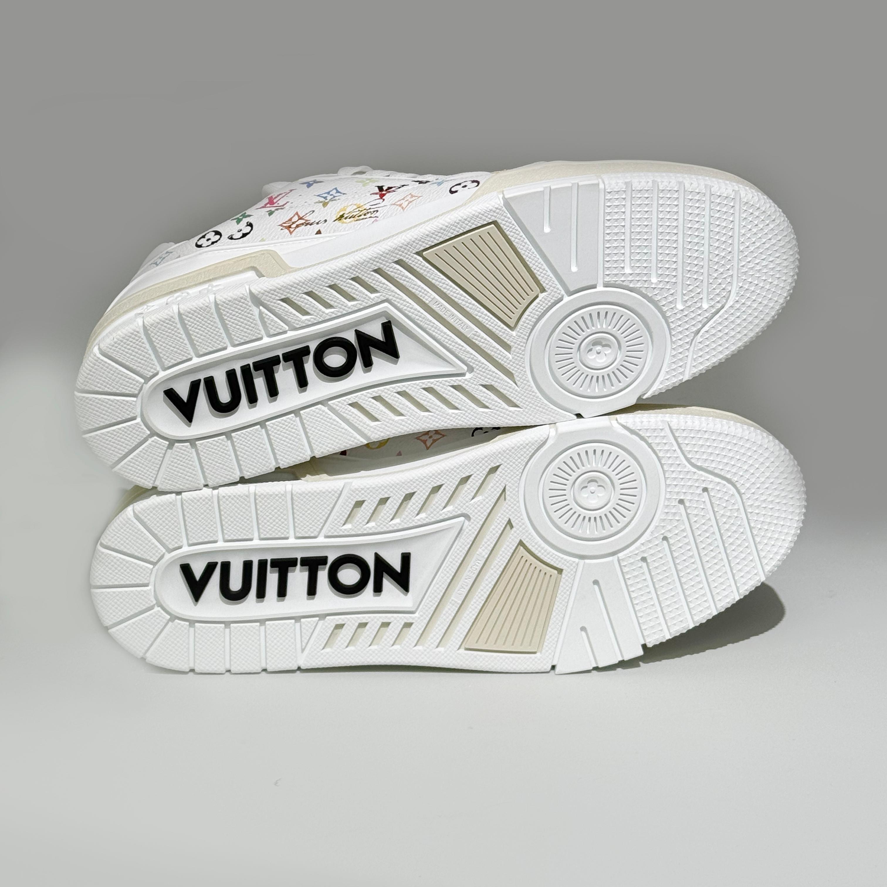 Louis Vuitton LV X TM Trainer Sneaker Men Shoes Size 9 US White- Multicolor In New Condition For Sale In Montreal, Quebec