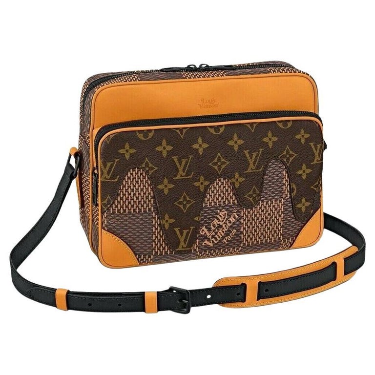LOUIS VUITTON Nile Bag In Monogram Canvas For Sale at 1stDibs