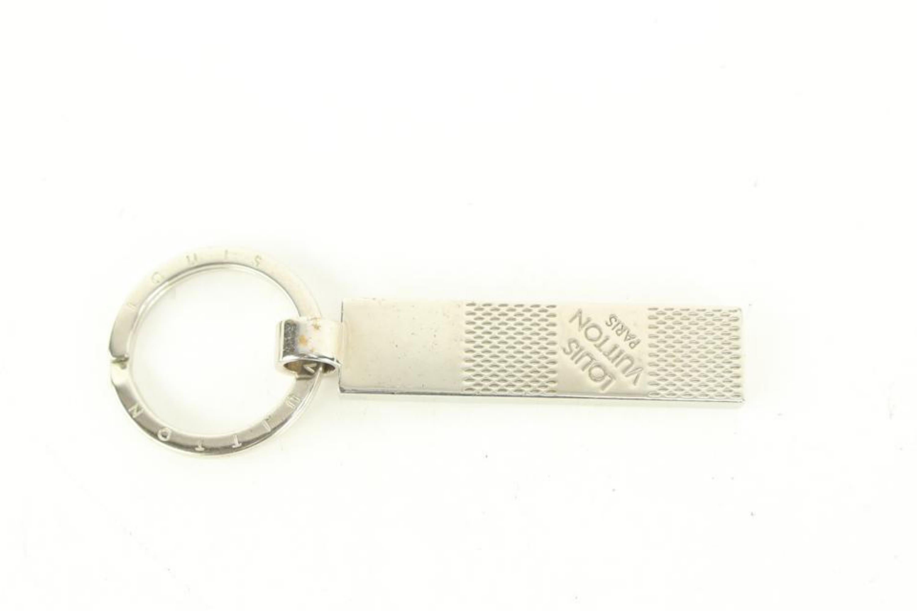 Louis Vuitton M67918 Silver Damier Keychain Keyring Key Charm Pendant 80lk52s In Fair Condition For Sale In Dix hills, NY
