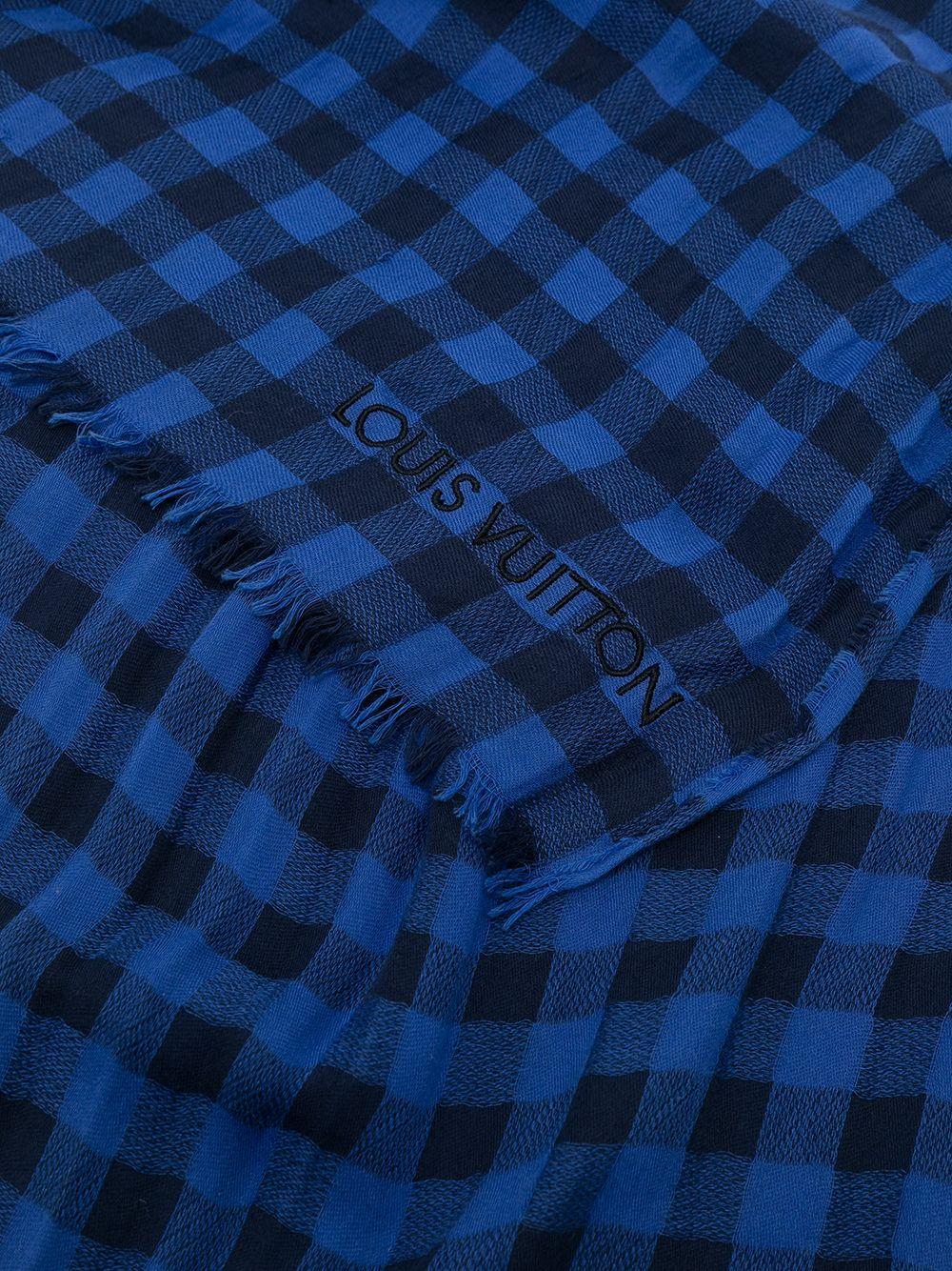This casually chic pre-owned Louis Vuitton Shawl features the Maasai Check print in a navy and black colour combination. With fringe detailing on the ends, this scarf adds a touch of chic to your everyday outfits.

Colour: Navy/Black

Composition: