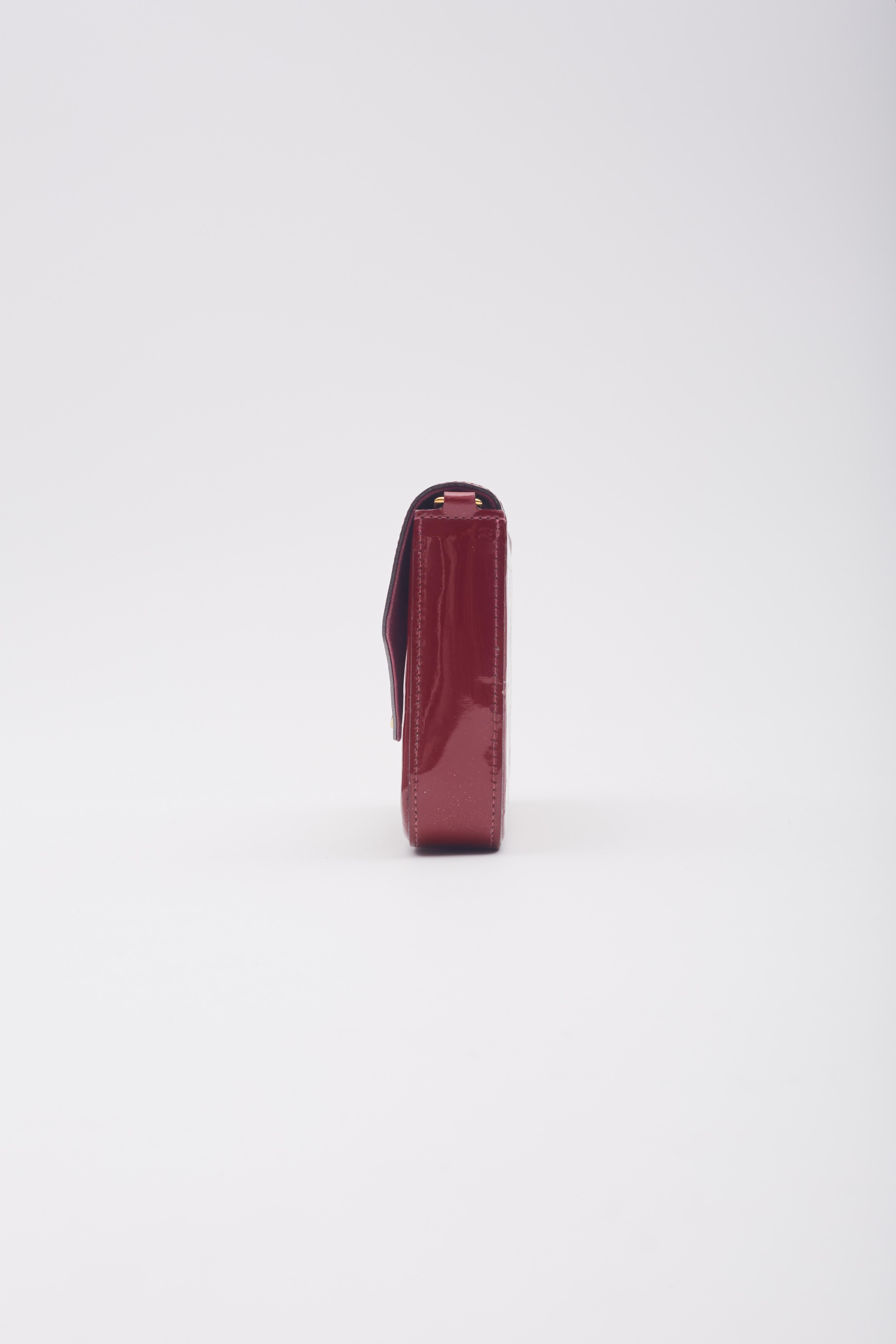 Women's Louis Vuitton Magenta Monogram Vernis Felicie Bag