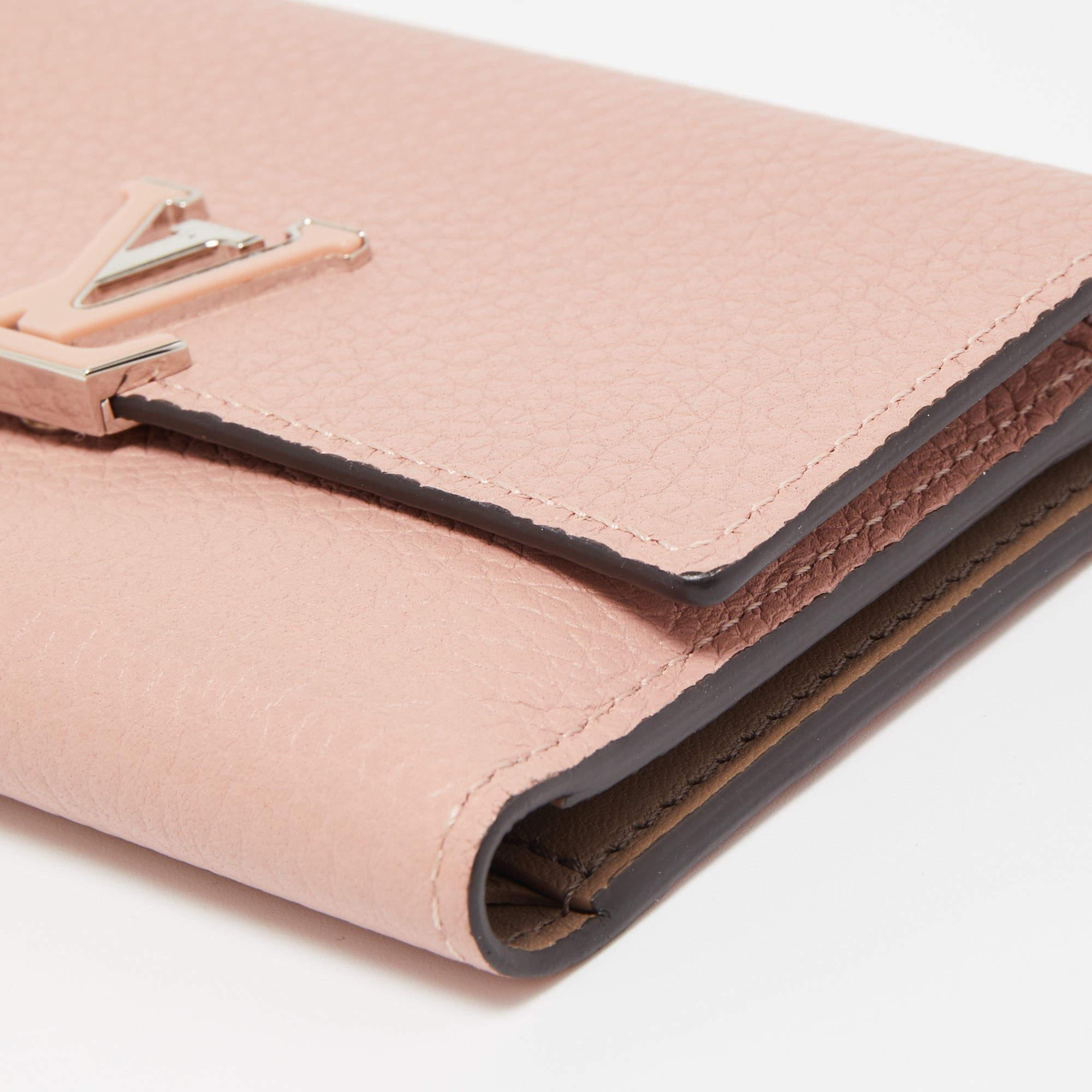 Louis Vuitton Magnolia Leather Capucines Compact Wallet In Good Condition In Dubai, Al Qouz 2