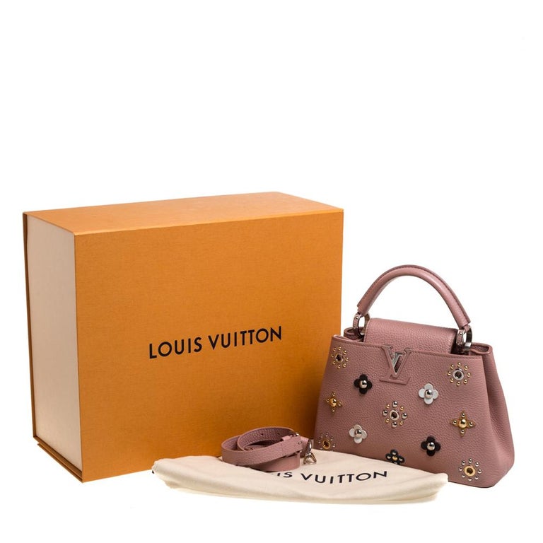 Louis Vuitton Flower Tinsel Taurillon Capucines BB M53661 Beige Leather  Pony-style calfskin ref.955296 - Joli Closet