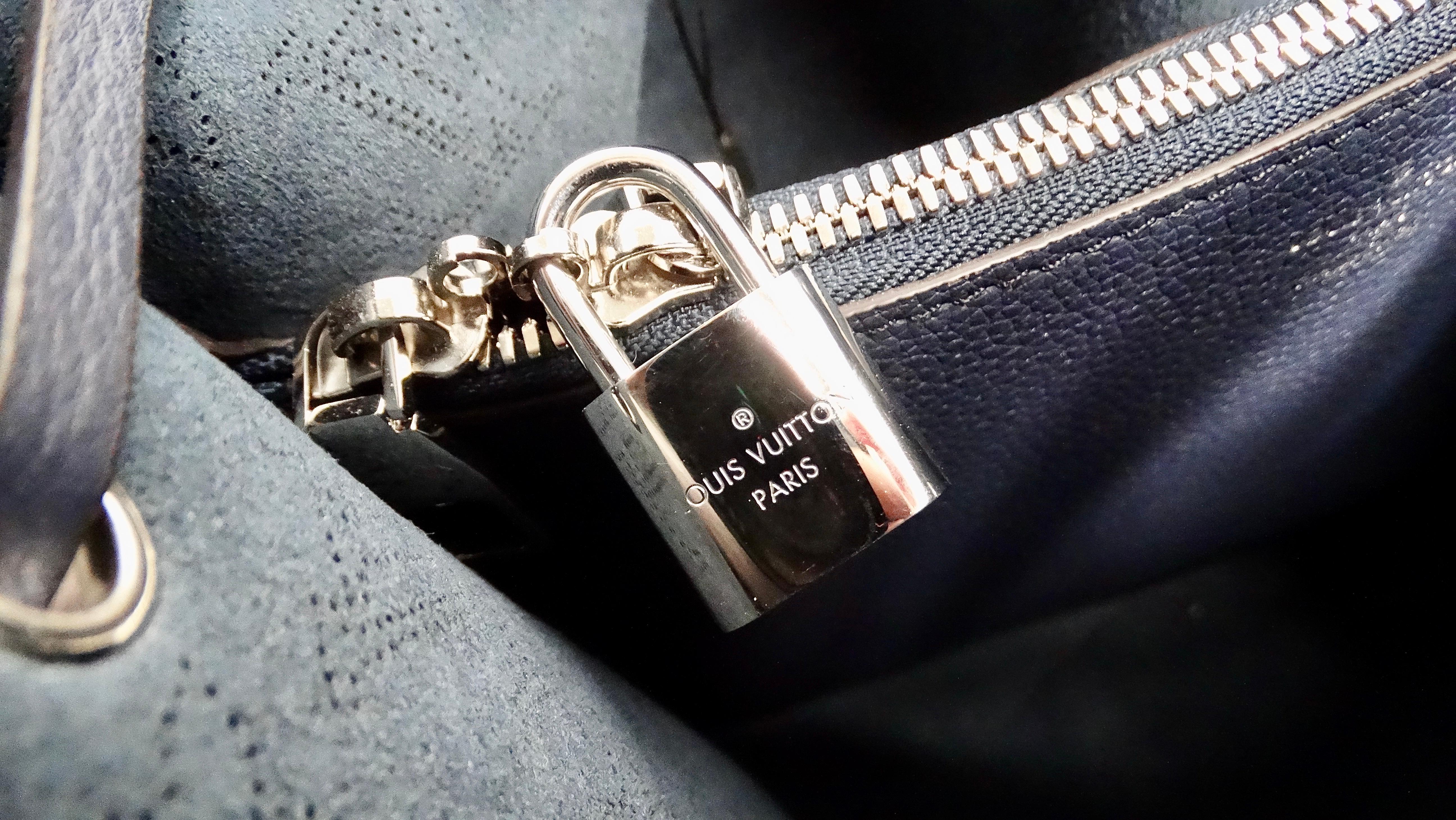 Louis Vuitton Mahina Flight Mode Muria Navy Blue Bucket Bag For Sale 6