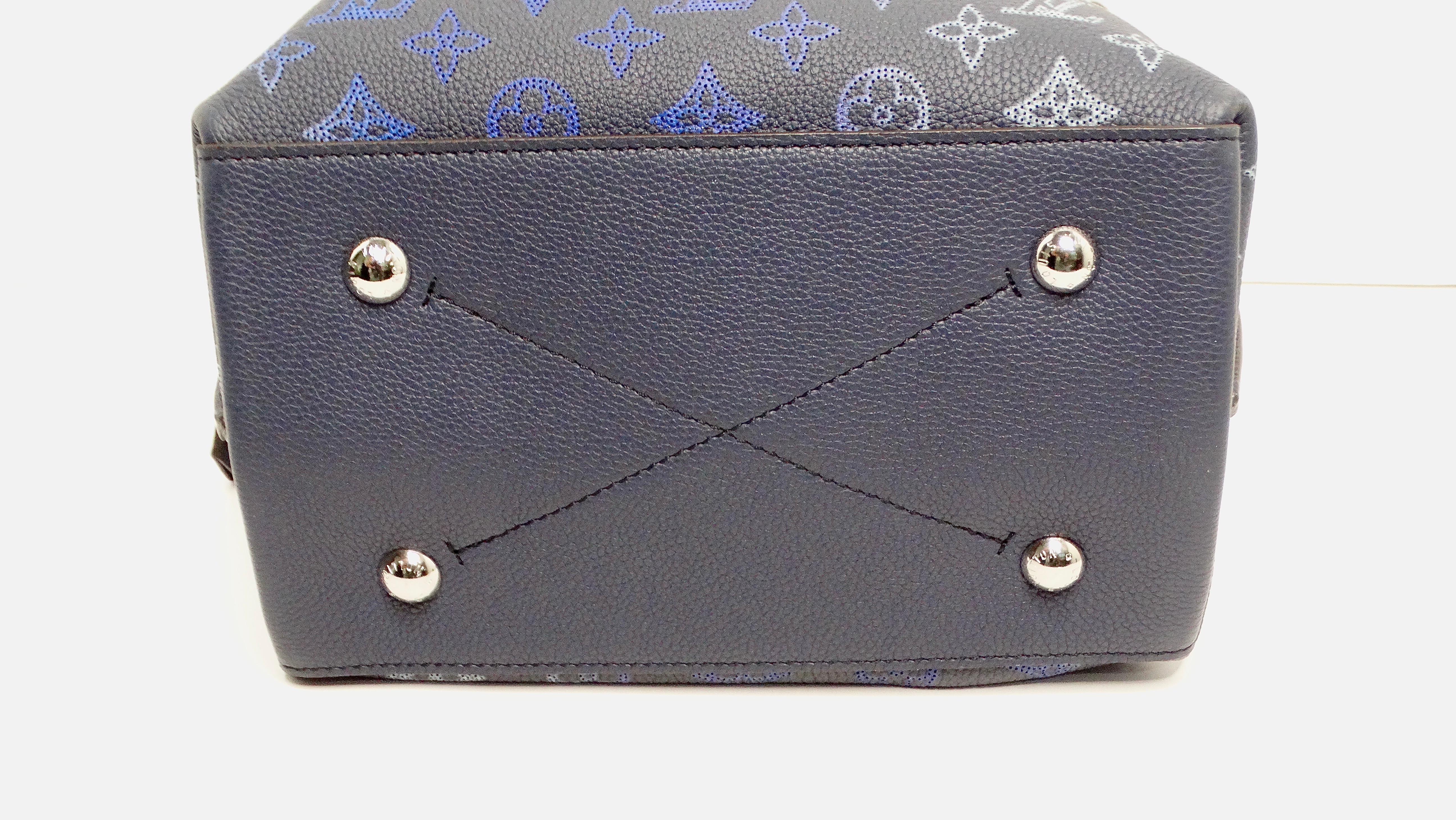 Louis Vuitton Mahina Flight Mode Muria Navy Blue Bucket Bag For Sale 3