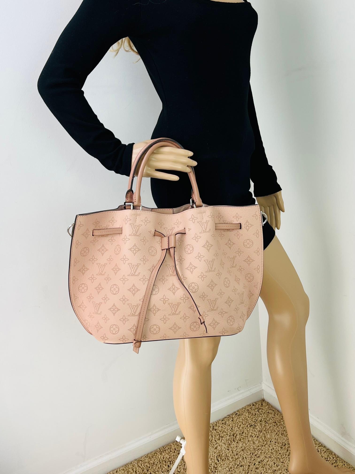 LOUIS VUITTON Mahina Girolata Monolia Light Pink Leather Hand Bag 6