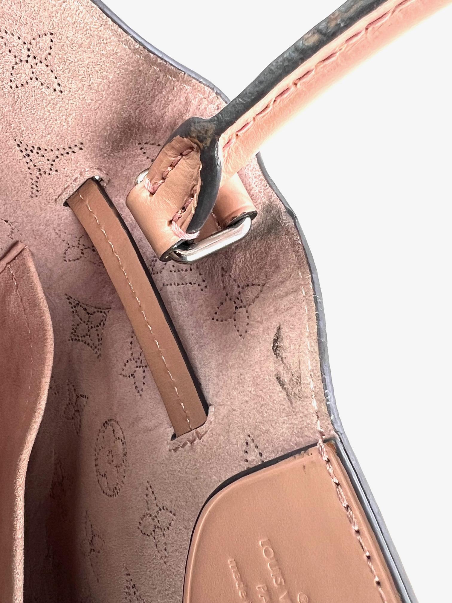 LOUIS VUITTON Mahina Girolata Monolia Light Pink Leather Hand Bag 10