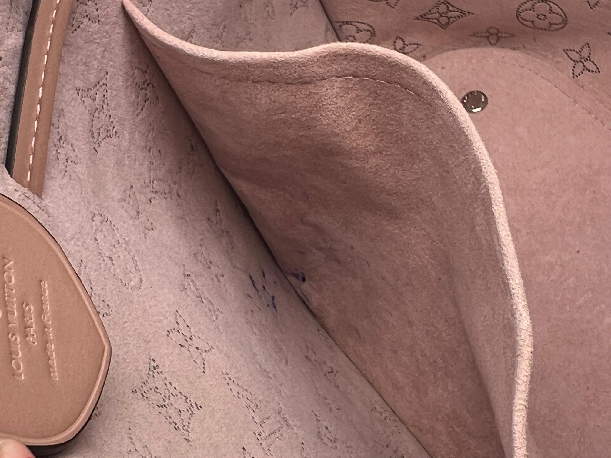 LOUIS VUITTON Mahina Girolata Monolia Light Pink Leather Hand Bag 11