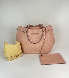 LOUIS VUITTON Mahina Girolata Monolia Light Pink Leather Hand Bag