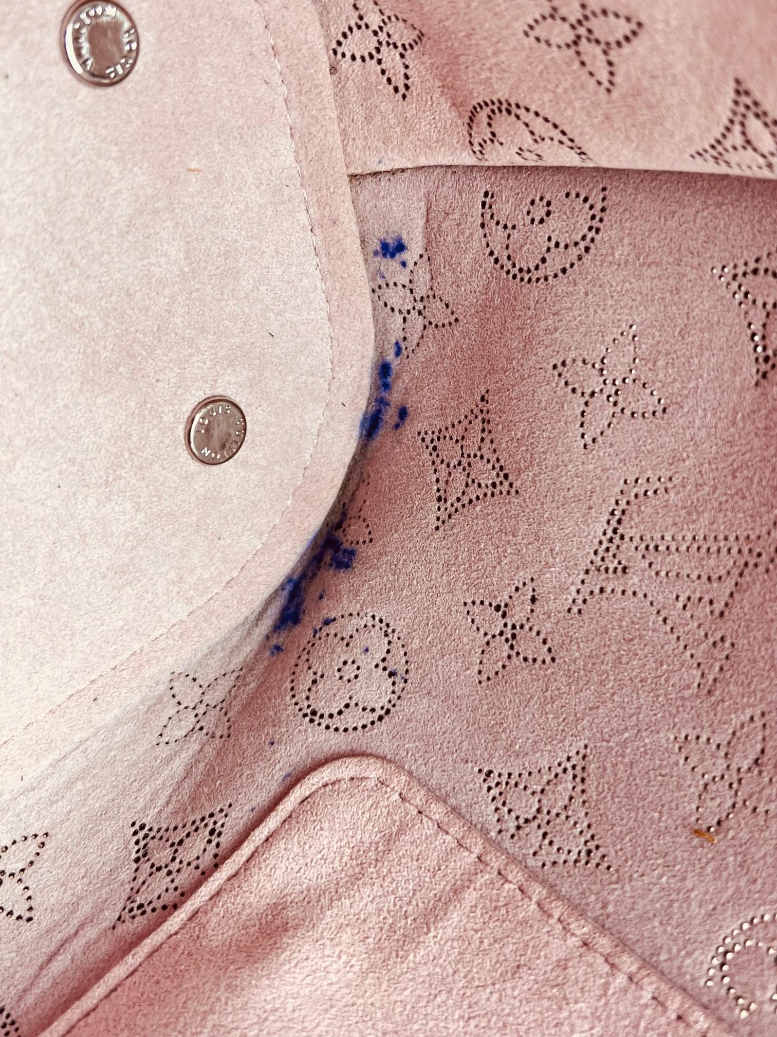 LOUIS VUITTON Mahina Girolata Monolia Light Pink Leather Hand Bag 13
