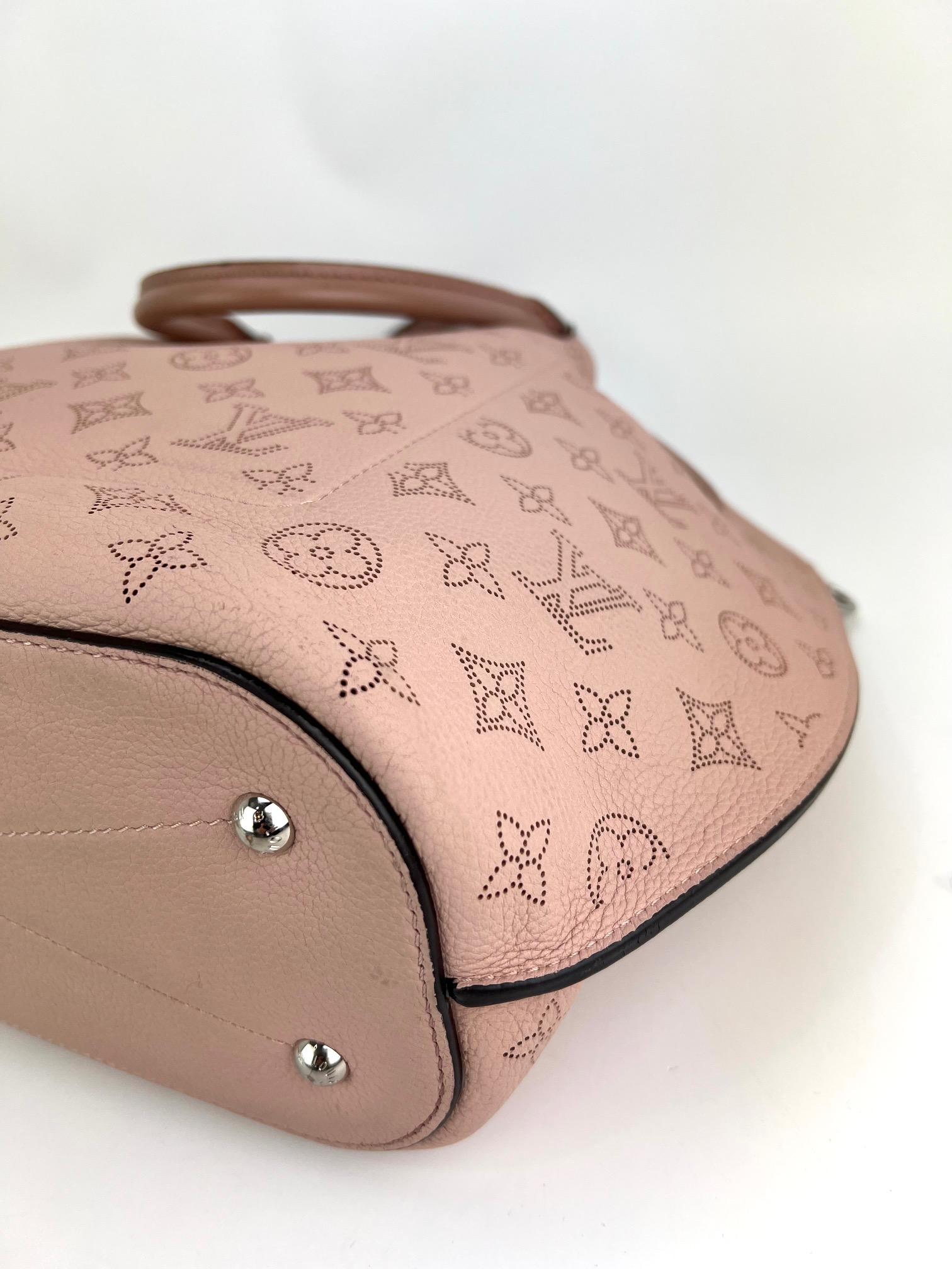 LOUIS VUITTON Mahina Girolata Monolia Light Pink Leather Hand Bag 1