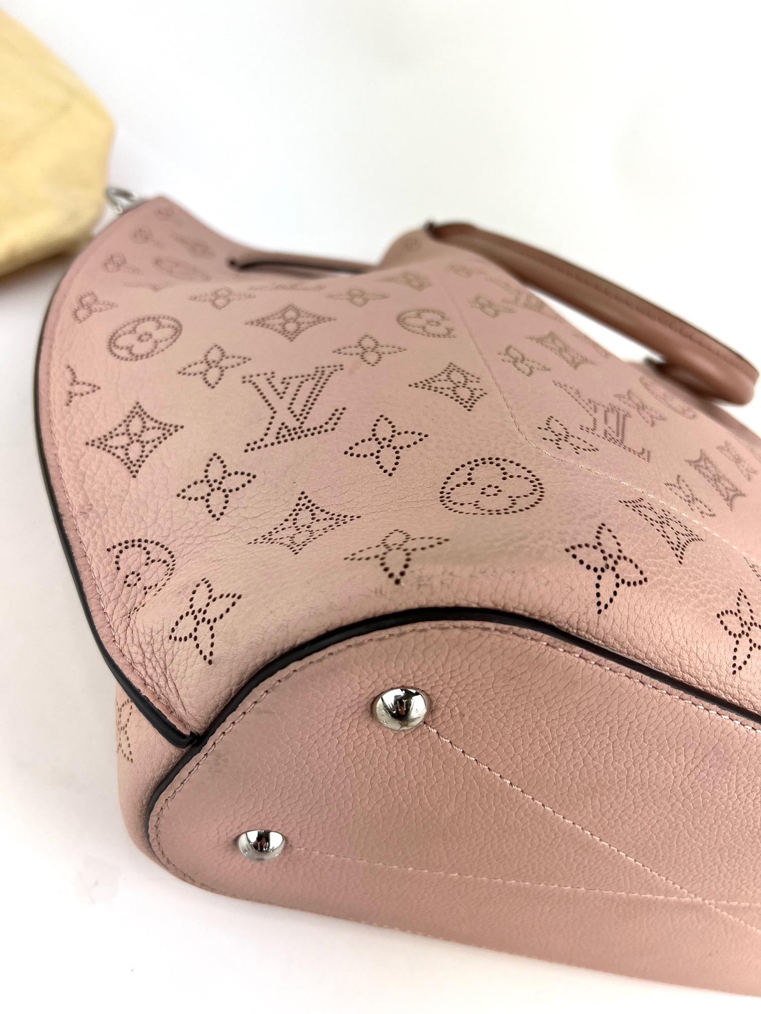 LOUIS VUITTON Mahina Girolata Monolia Light Pink Leather Hand Bag 2