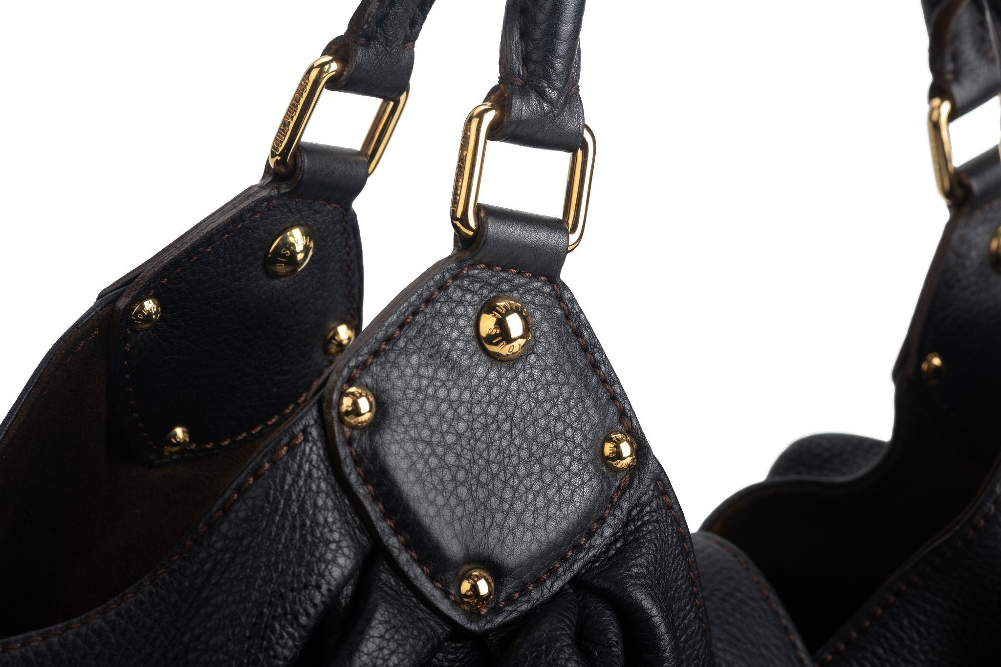 Louis Vuitton Mahina Hobo-Tasche im Angebot 2