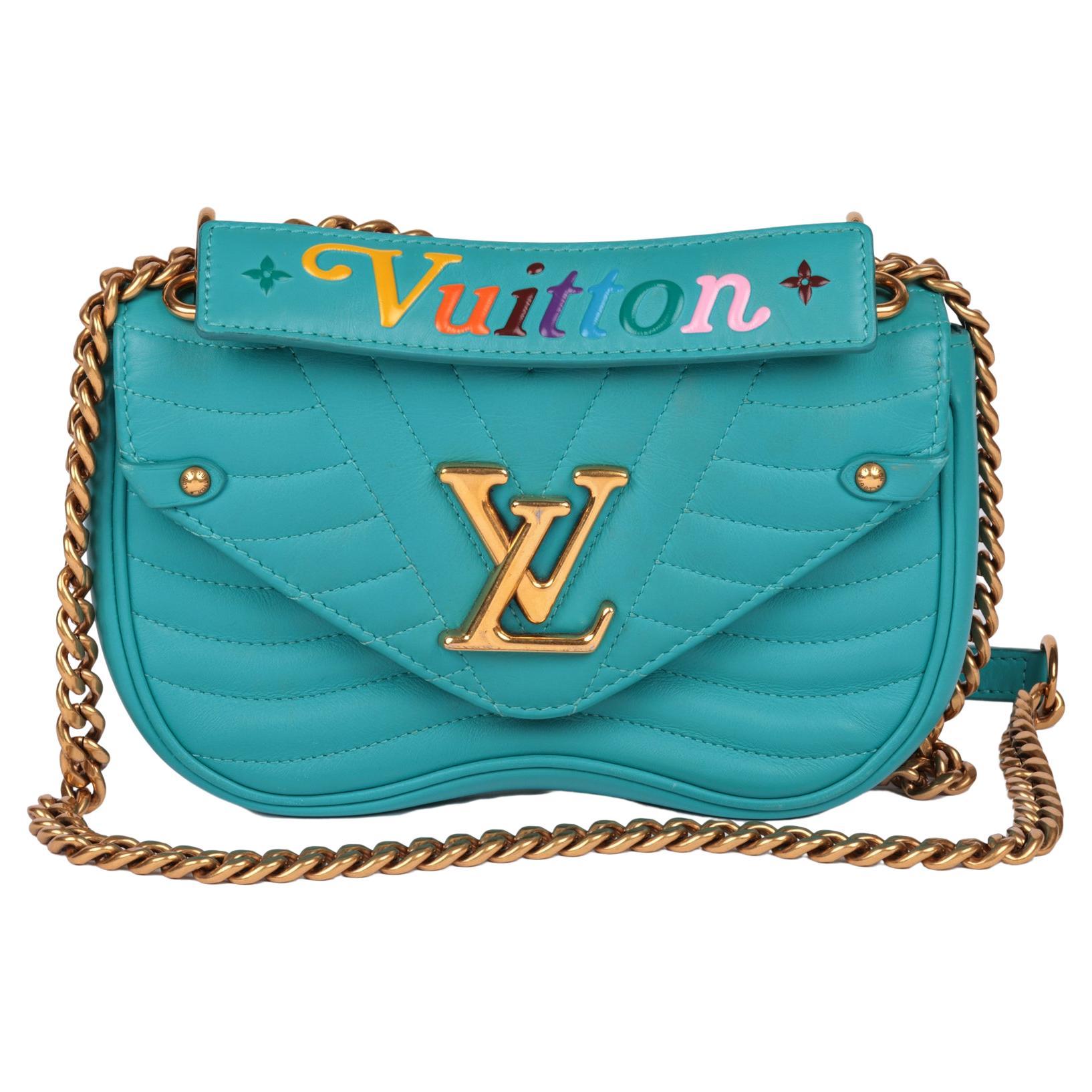 LOUIS VUITTON Malibu Green Quilted Calfskin Leather New Wave Chain PM For  Sale at 1stDibs