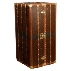 LOUIS VUITTON, STEAMER TRUNK POSSIBLY FROM THE COLLECTION OF LOUIS COMFORT  TIFFANY, Design, 20th Century Design