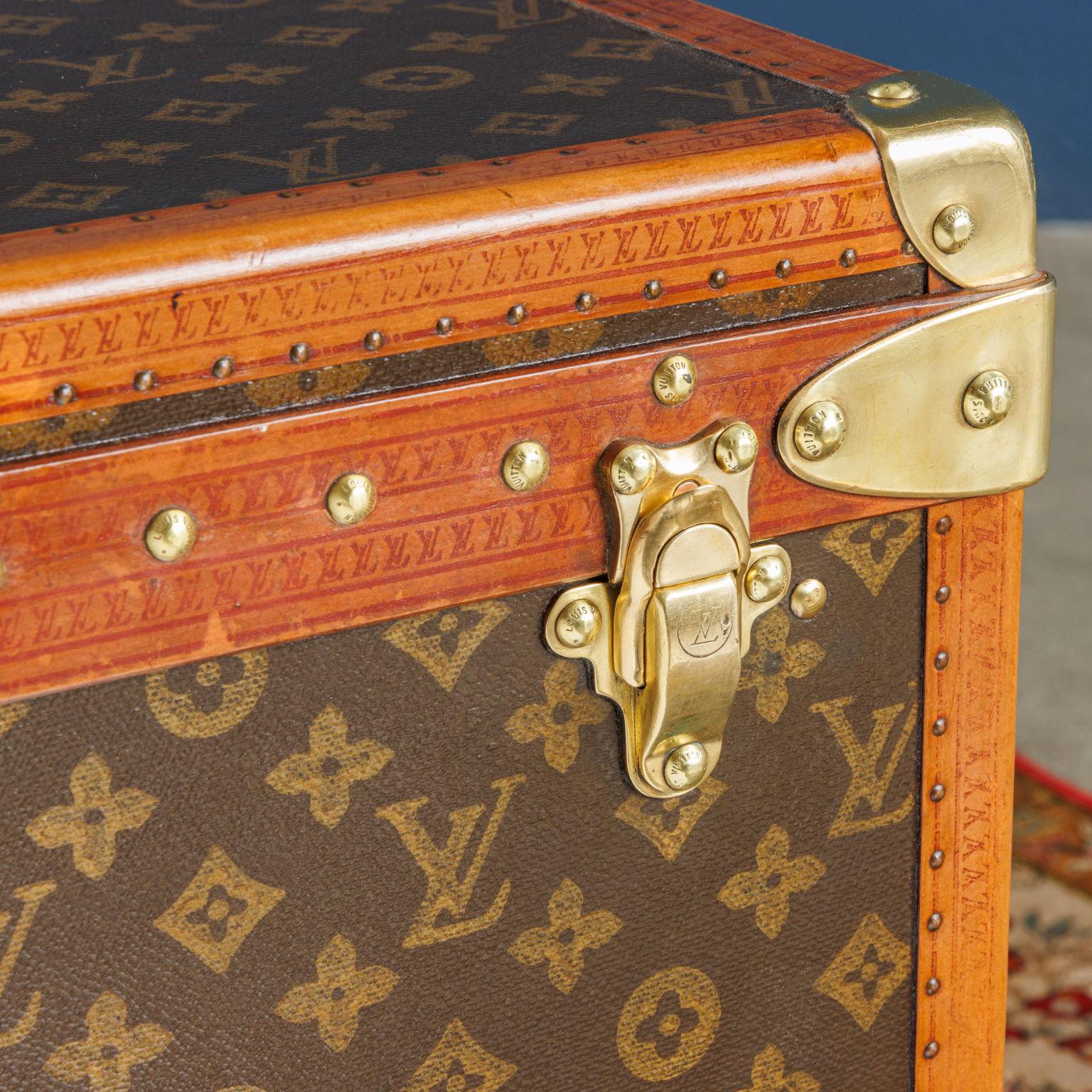 Louis Vuitton Malle de Voyage Personnalisées. Parigi Fine Anni '40 del Novecento For Sale 3