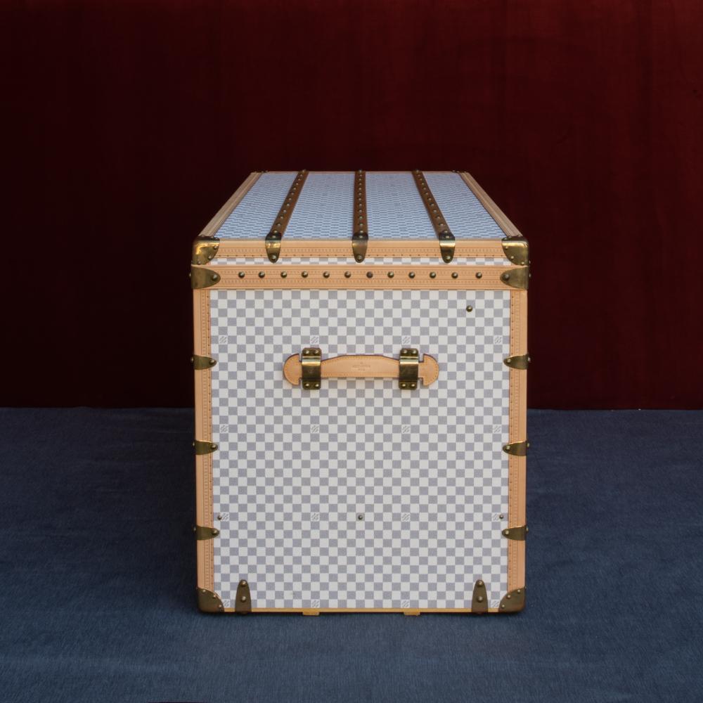 XXIe siècle et contemporain Malle à vapeur Damier Azur 110 « Malle Haute » de Louis Vuitton, vers 2007