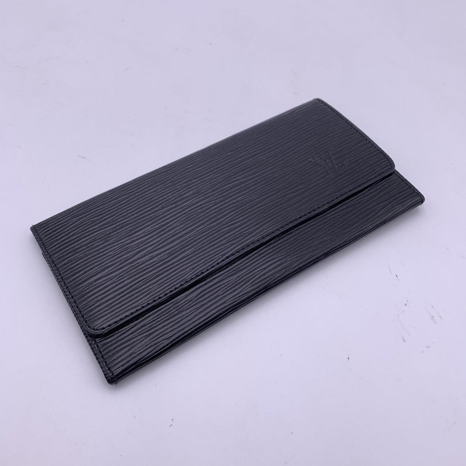 Louis Vuitton Malletier Vintage Black Epi Leather Bifold Bill Wallet In Excellent Condition In Rome, Rome