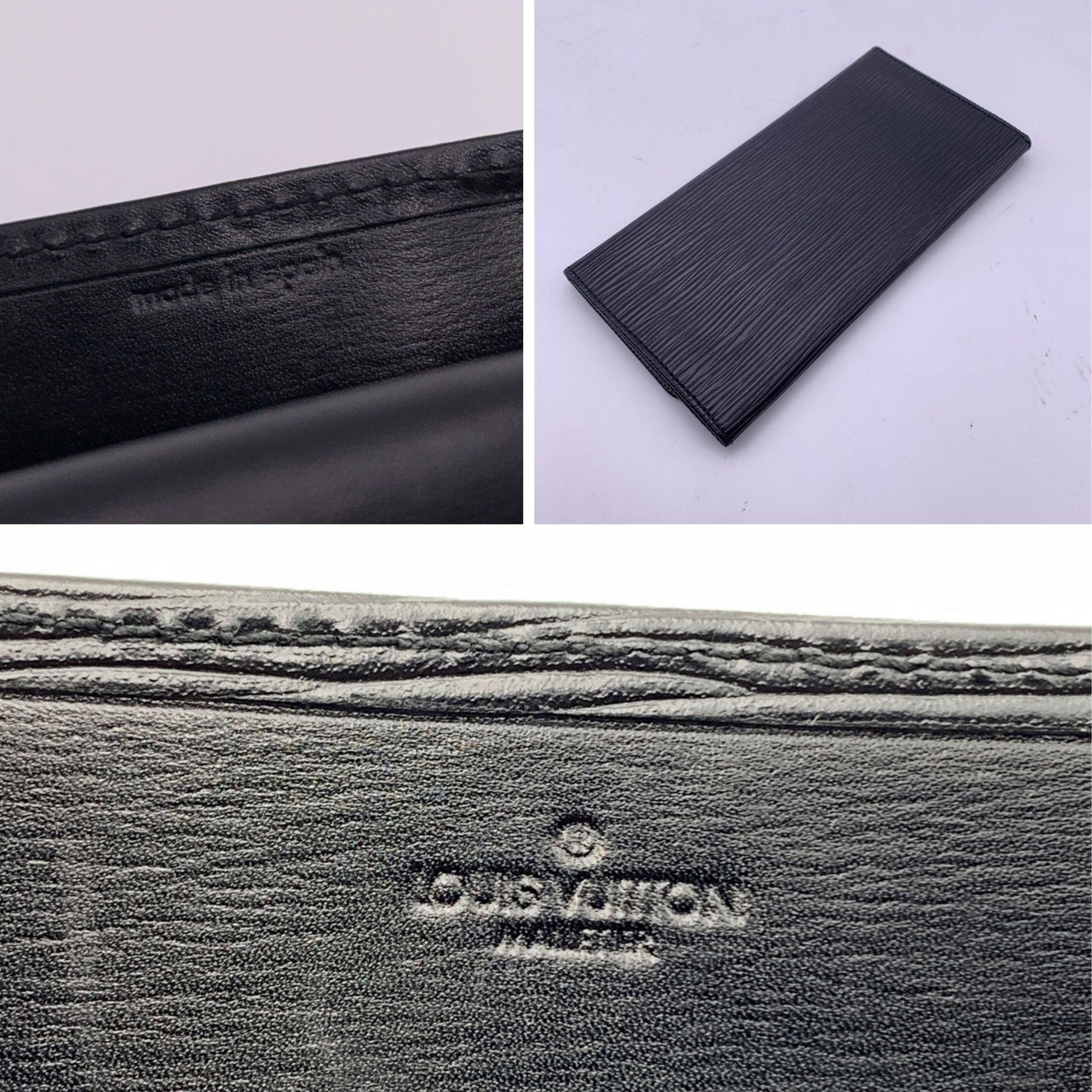 Women's or Men's Louis Vuitton Malletier Vintage Black Epi Leather Bifold Bill Wallet