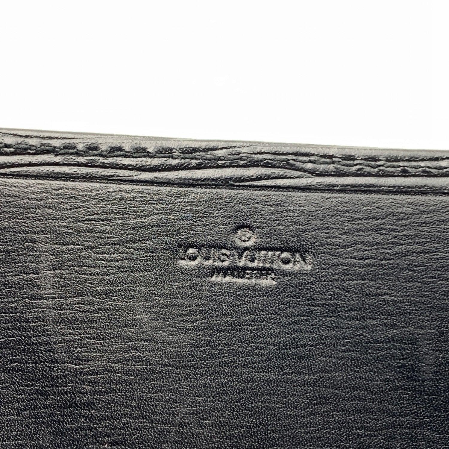 Louis Vuitton Malletier Vintage Black Epi Leather Bifold Bill Wallet For Sale 3