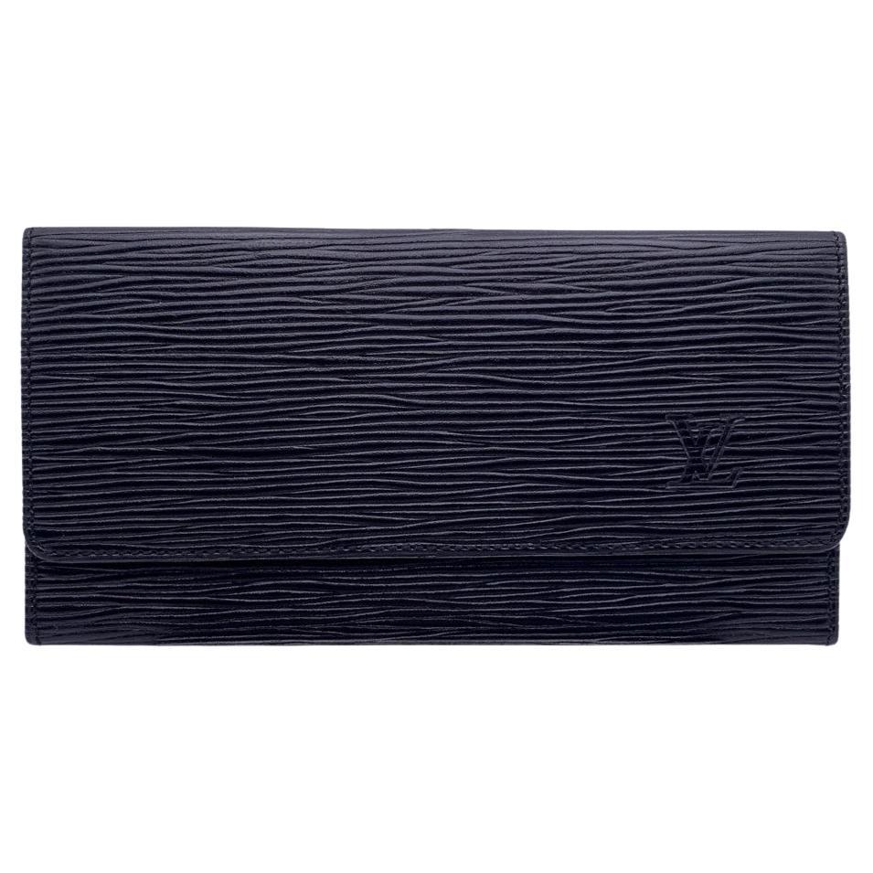 Louis Vuitton Malletier Vintage Black Epi Leather Bifold Bill Wallet For Sale
