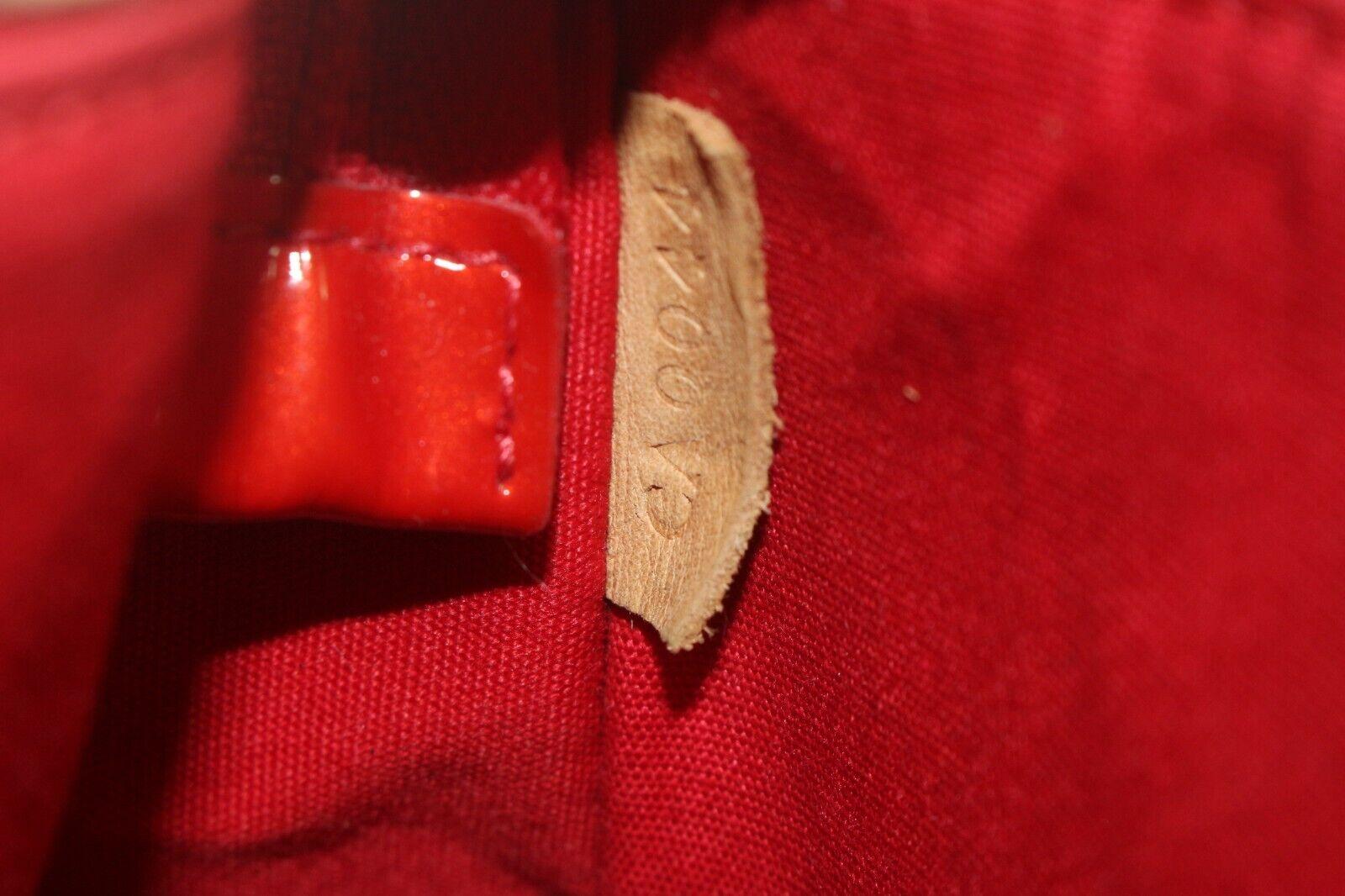 Louis Vuitton Mallory Pochette Accessories with Shoulder Strap 7LK913K For Sale 5