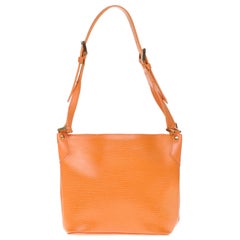 Louis Vuitton Mandara PM hand bag in orange epi leather with gold hardware